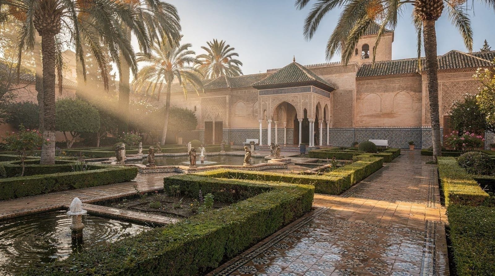La meilleure heure pour visiter l'Alcázar — et ce qu'on a raté la première fois — Trois visites de l'Alcázar, trois expériences très différentes. Tout se joue sur