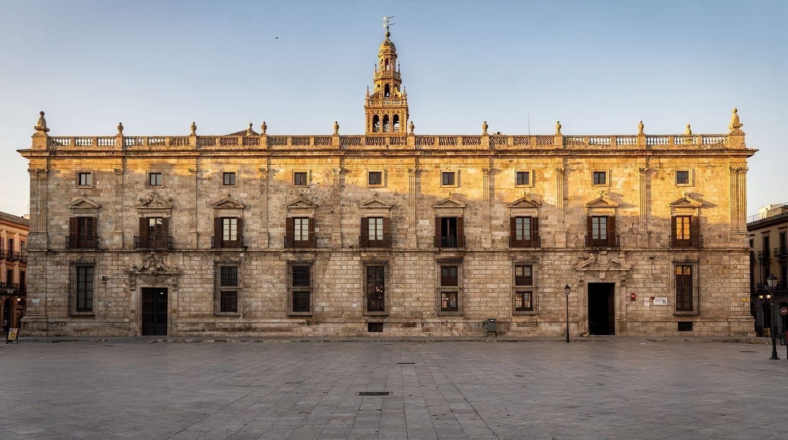 Guía del Archivo General de Indias: entrada gratuita, historia extraordinaria — Guía completa del Archivo General de Indias en Sevilla: entrada gratuita, la car