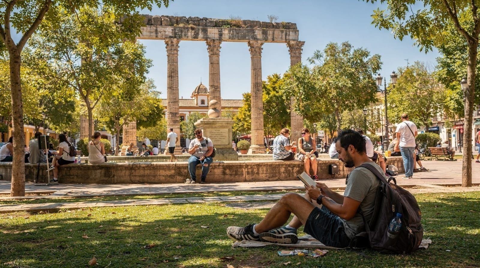 Sevilla con poco presupuesto: itinerario de 3 días por menos de 65 €/día — Tres días en Sevilla por menos de 65 €/día: monumentos gratuitos, estrategia de 